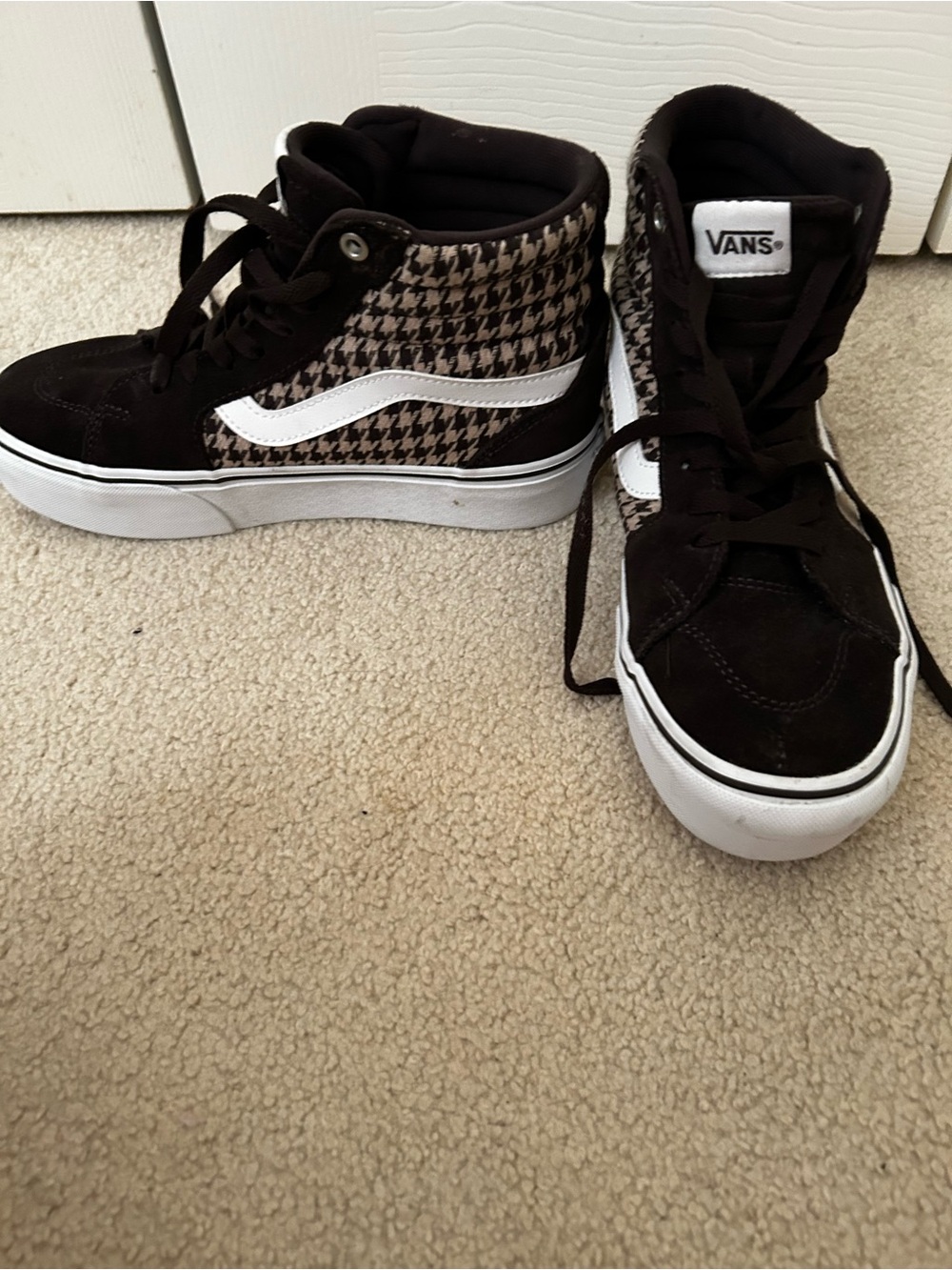 Vans Black White High-Top Skate Sneakers - Picture 2 of 6